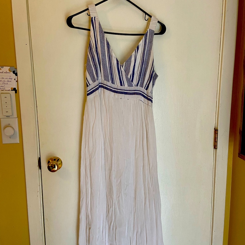 White max dress with blue pattern